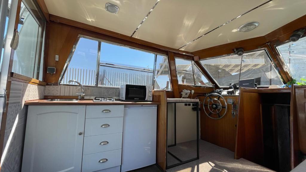 Charming Boat House In Barcelona With Big Terrace And Solarium 호텔 산트 아드리아 데 베소스 외부 사진