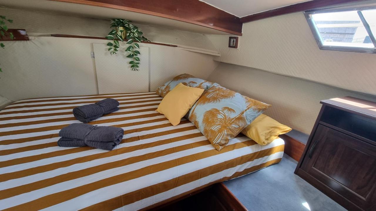 Charming Boat House In Barcelona With Big Terrace And Solarium 호텔 산트 아드리아 데 베소스 외부 사진