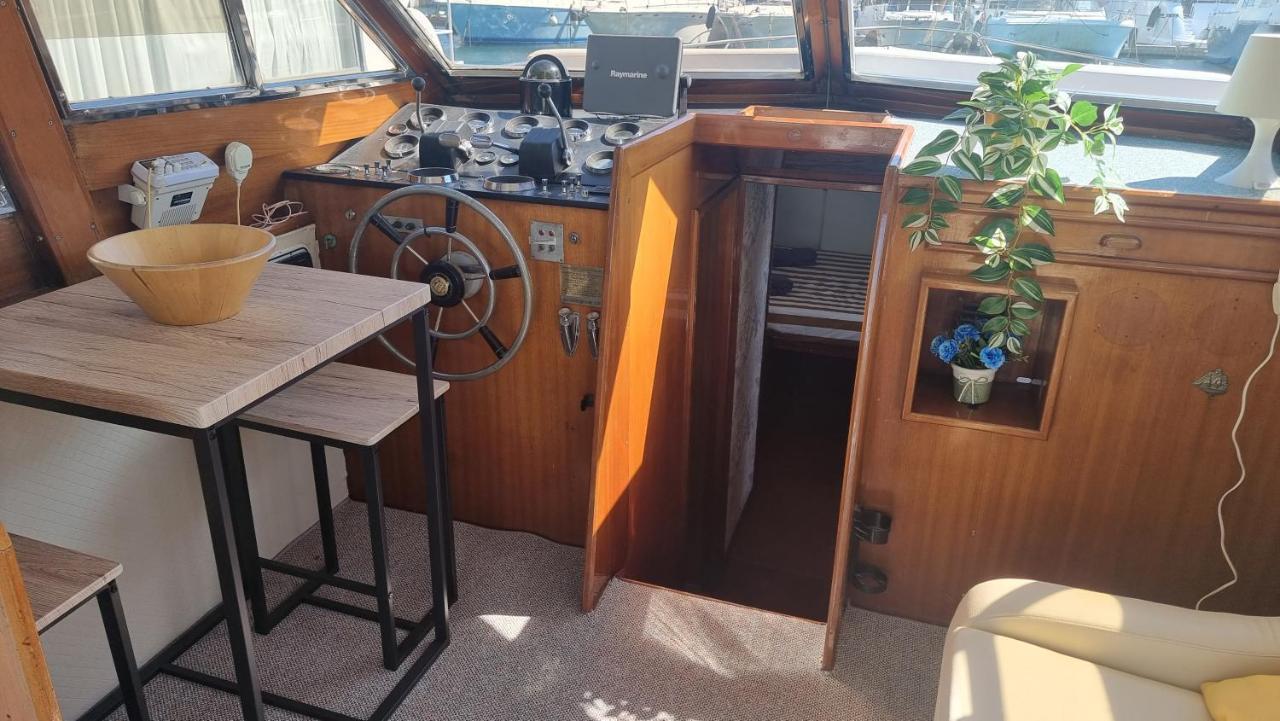Charming Boat House In Barcelona With Big Terrace And Solarium 호텔 산트 아드리아 데 베소스 외부 사진