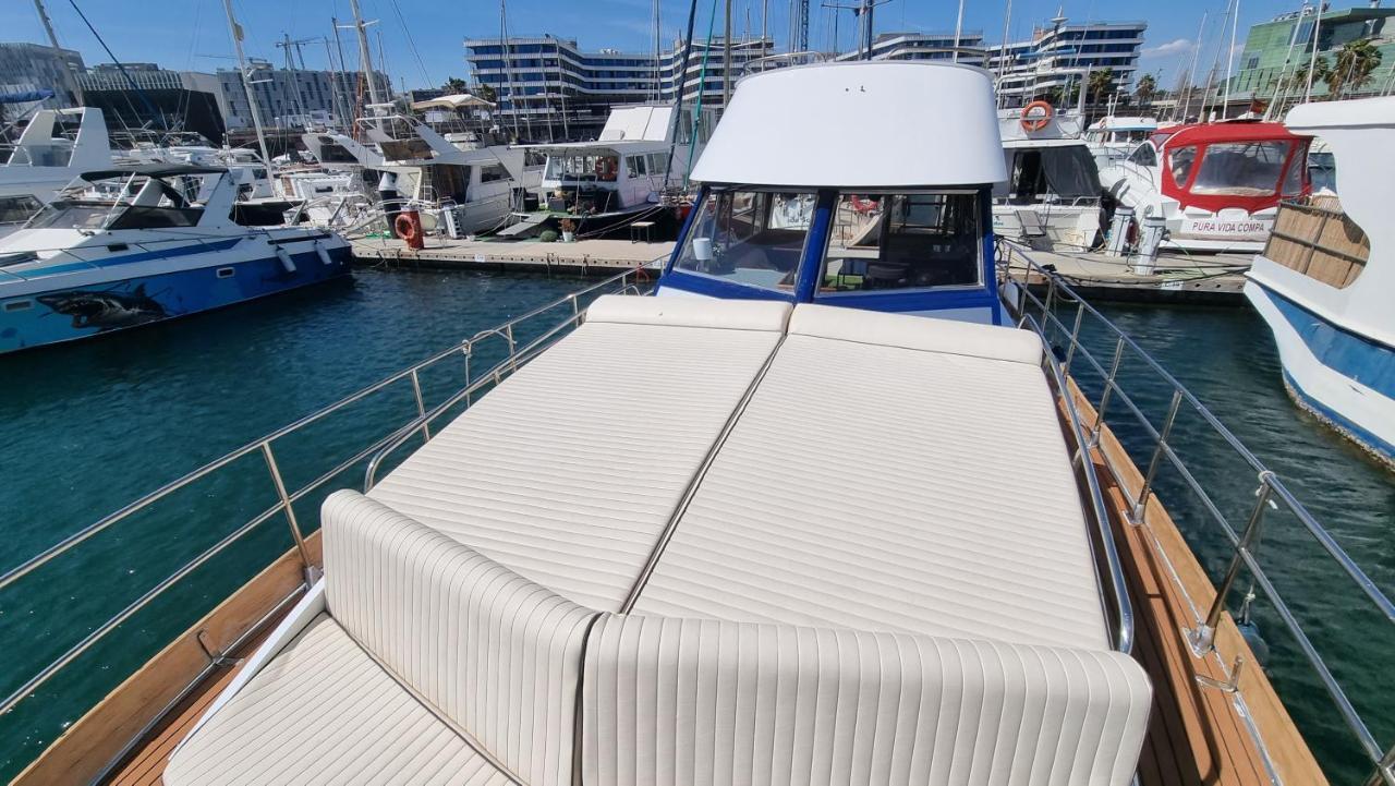 Charming Boat House In Barcelona With Big Terrace And Solarium 호텔 산트 아드리아 데 베소스 외부 사진